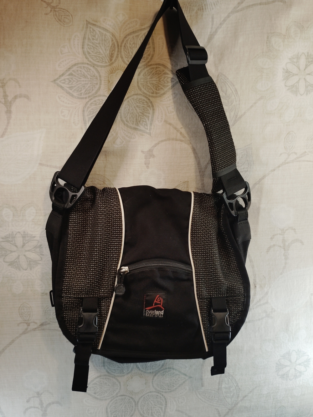 Overland Equipment Black & Grey Messenger Bag with Contrast Piping